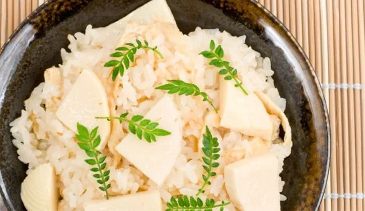 たけのこの炊き込みご飯は白だしで美味しく手軽に