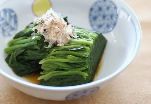 まったく違うお野菜！ほうれん草と小松菜の違い