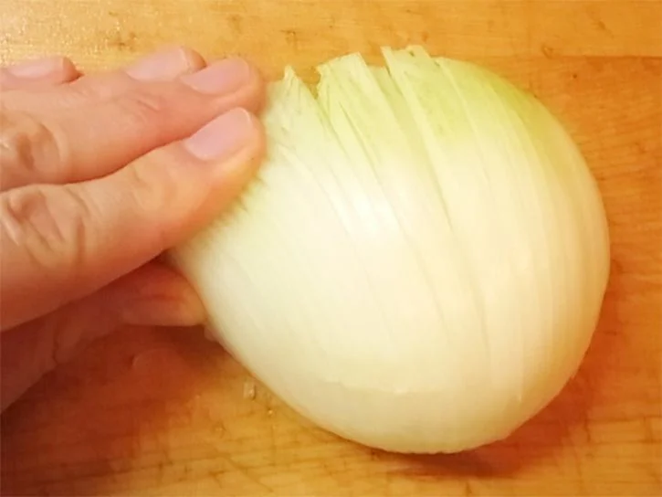 玉ねぎみじん切りの方法