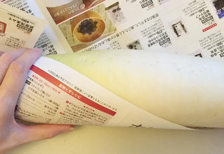 大根を新聞紙にくるんで保存