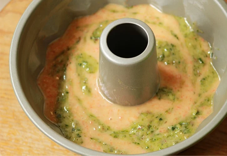 にんじんの搾りかすでケーキを作る