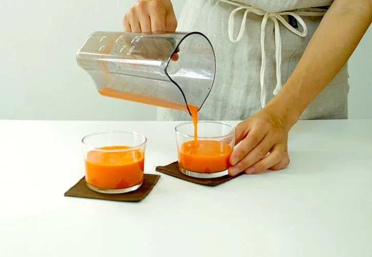にんじんジュースを低速ジューサーで作る