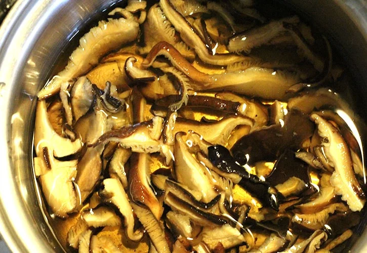 和食には干しシイタケ