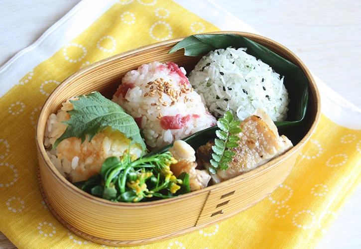 おにぎり弁当