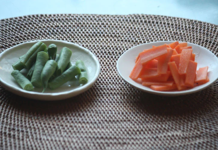 いんげんを茹でる