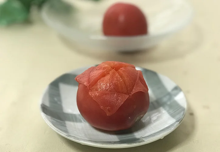トマトレンジで皮むき
