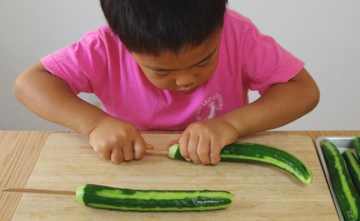 胡瓜下ごしらえ