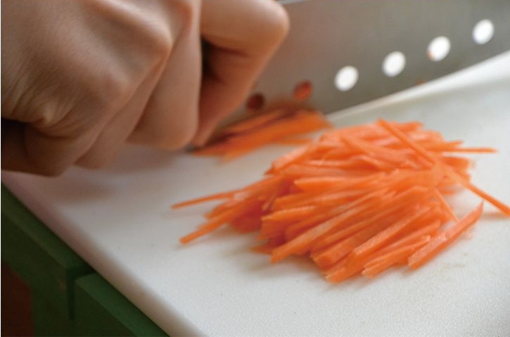 にんじんの細切り
