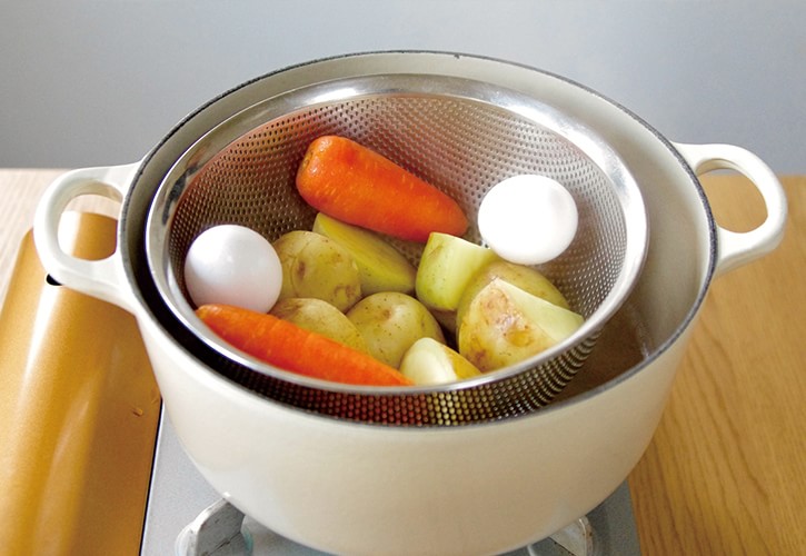 新じゃがをゆでる