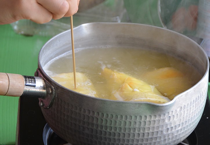 たけのこを重曹であく抜き