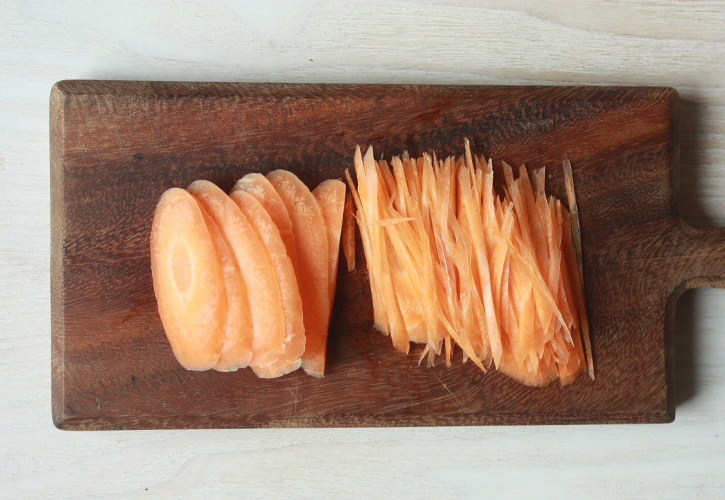 人参の千切り方法