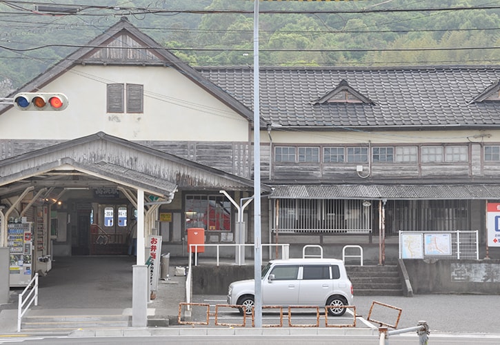 愛媛県高浜駅