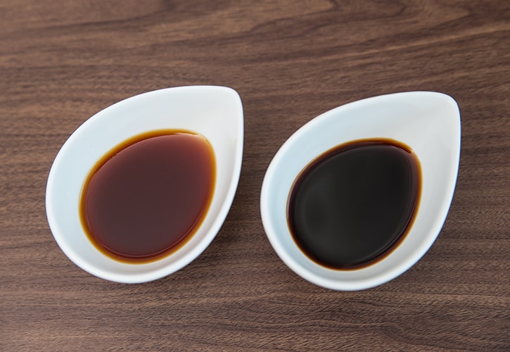 開封したばかりの醤油と酸化した醤油