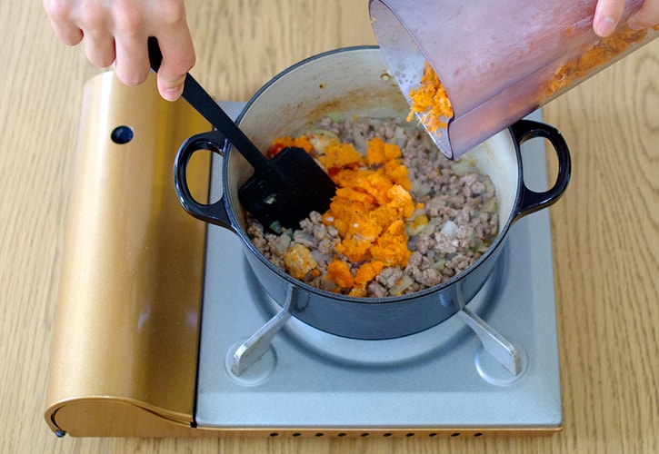 搾りかすを入れる