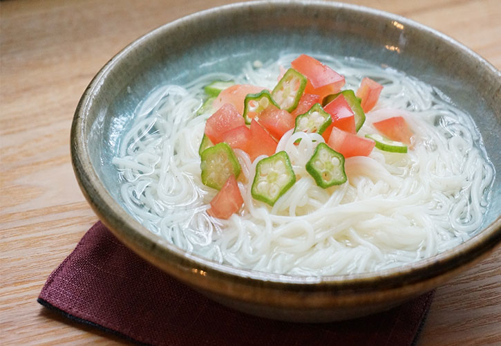 トマトを素麺に