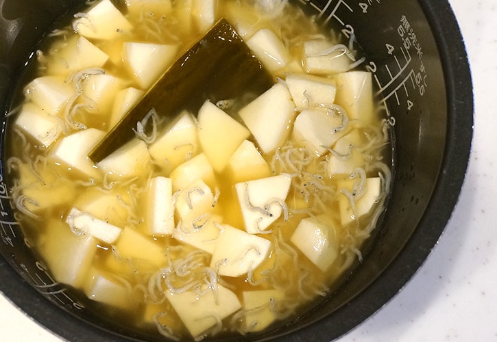 里芋の炊き込みご飯の作り方