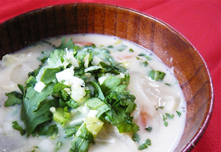 刻み春菊を料理に使う