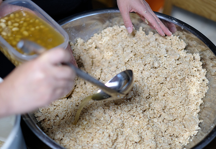 家庭で味噌づくり