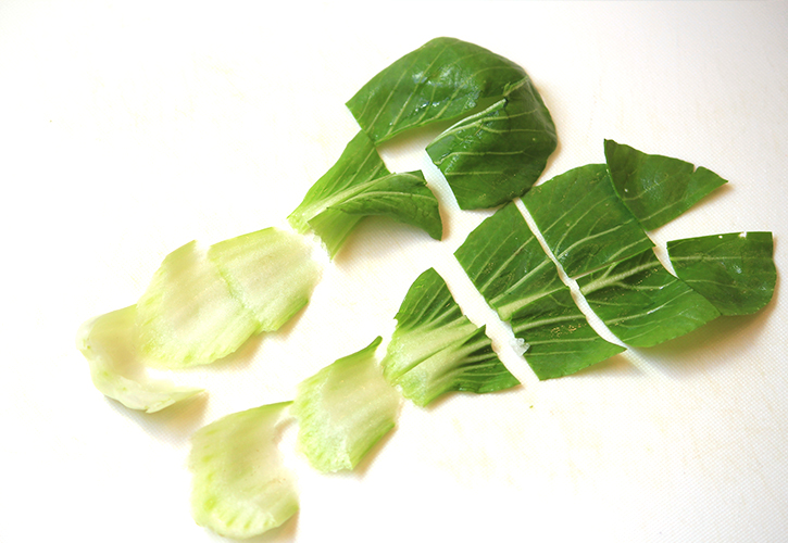 青梗菜のそぎ切り