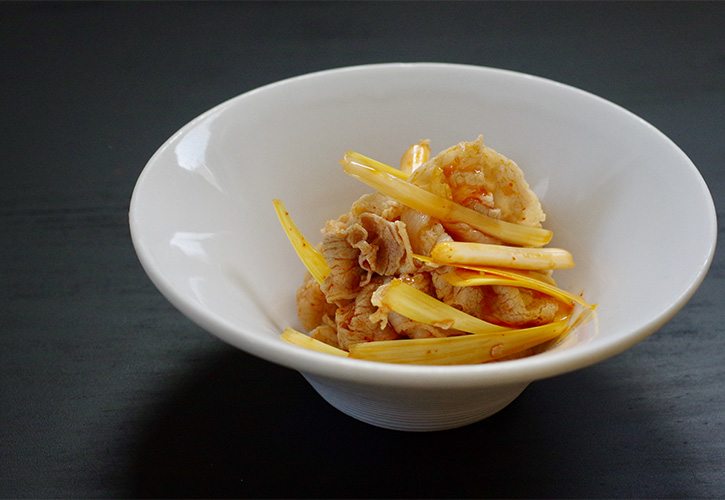 茹で豚と黄ニラのあえ物