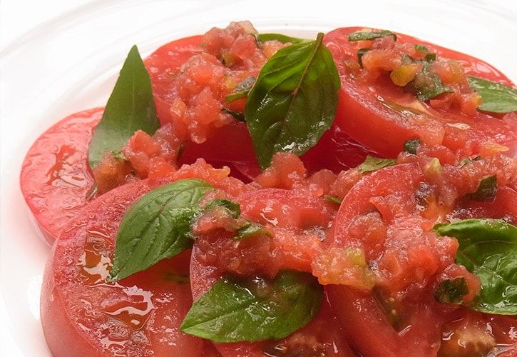 トマトバジルサラダ
