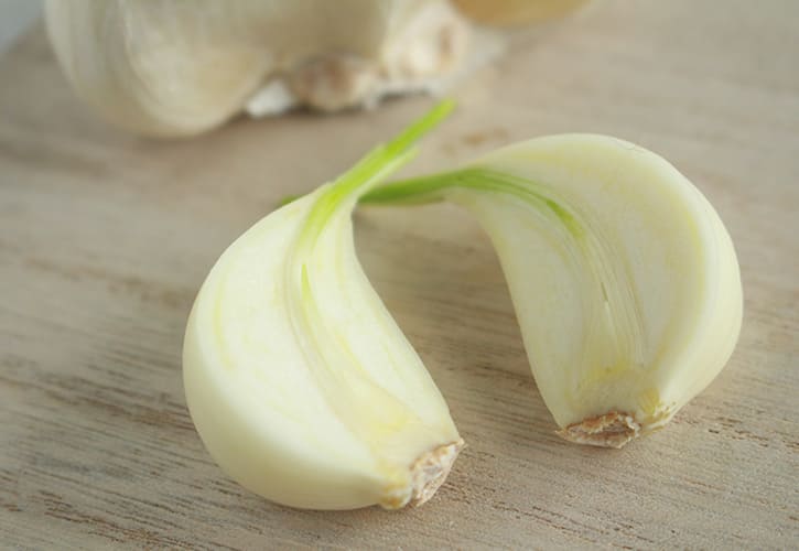 にんにく半分