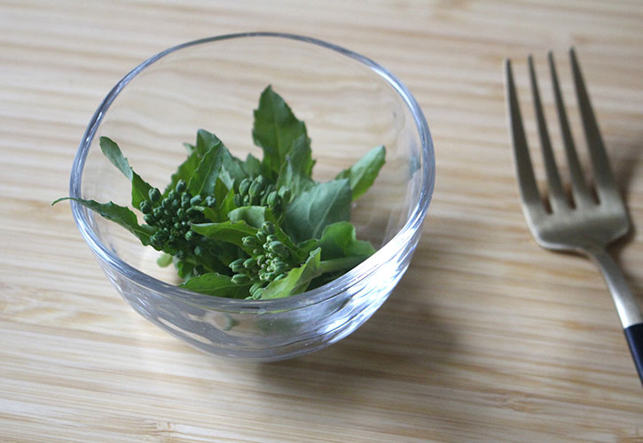 菜の花とフォーク