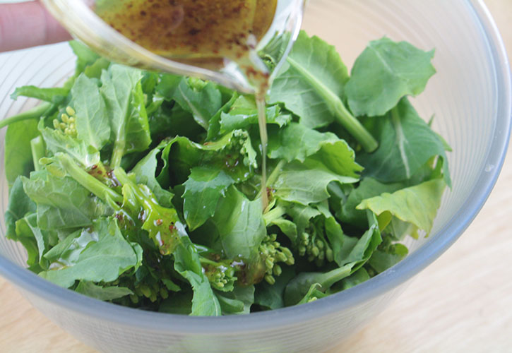 菜の花ドレッシングがけ